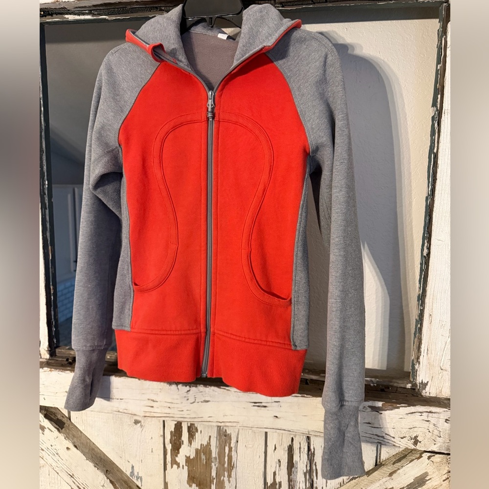 Lululemon Size 6 Gray & Pink/Red Zip-Up Hoodie Jacket